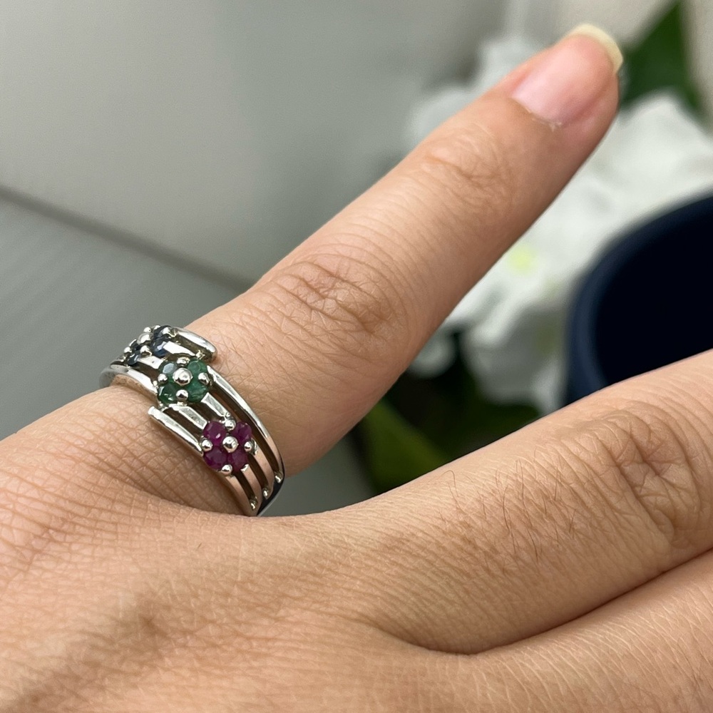 Vintage Sterling Silver Flower Cluster Ring – Ruby, Emerald, Sapphire - Picture 7 of 16